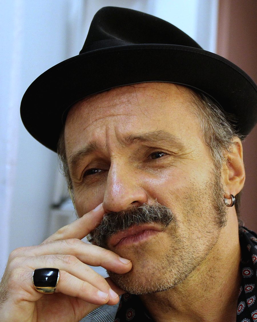 Armin Stockerer mit Hut und Ring, Typenfoto — Foto: Gabrielle Odinis